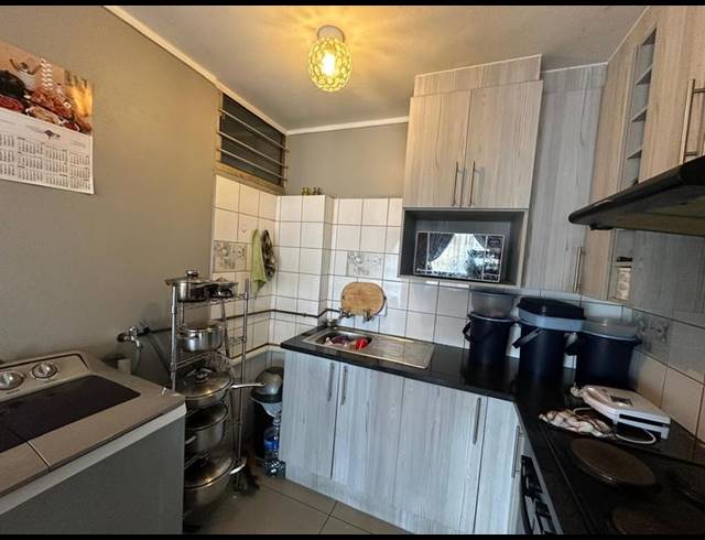 2 BEDROOM APARTMENT FOR SALE IN SUNNYSIDE